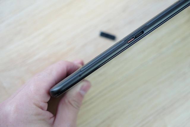 怀疑人生?华硕ROG手机2评测:连赢N盘游戏,靠的不只是120Hz