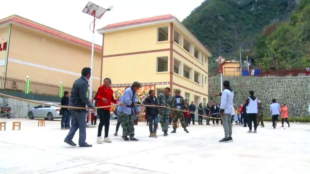福贡县匹河怒族乡举办搬迁群众过大年系列活动