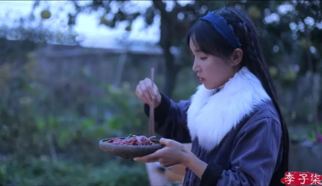 李佳琦年赚近2亿元、PK掉六成上市公司，网红“