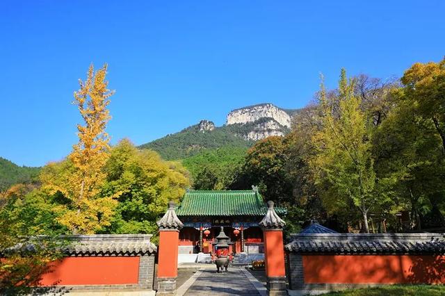 千年古刹灵岩寺，引得历代文人墨客驻足游赏