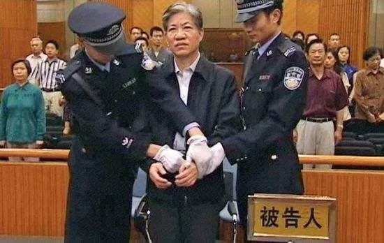 「英国萬事通」钱都挣了320亿了，求求你们放过可怜的孩子吧！