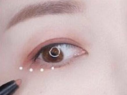 如何让眼睛更有精神 94066108813647abb2d0c3ca09646a93.jpeg
