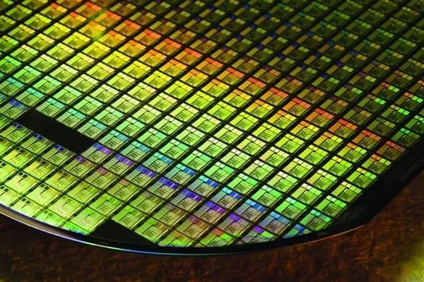 【简讯】AMD今年会发布Zen 3和推出光线追踪显卡；