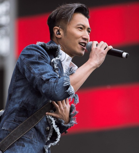 谢霆锋曾因这首歌, 得到了所有人的喜欢, 现在还