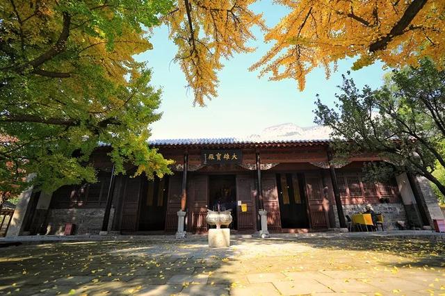 千年古刹灵岩寺，引得历代文人墨客驻足游赏