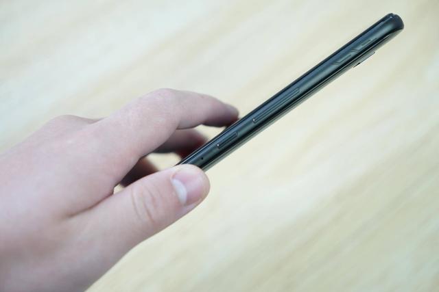 怀疑人生?华硕ROG手机2评测:连赢N盘游戏,靠的不只是120Hz