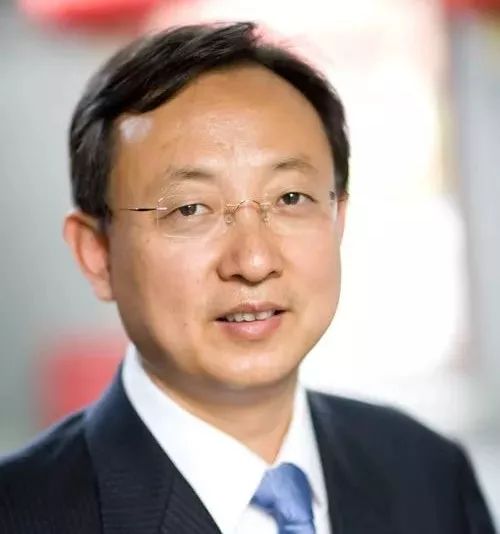「英国萬事通」钱都挣了320亿了，求求你们放过可怜的孩子吧！