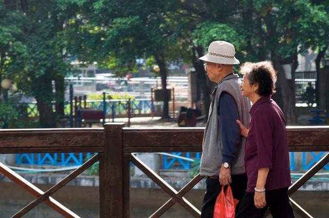 无论贫穷富贵，养老都得靠运气