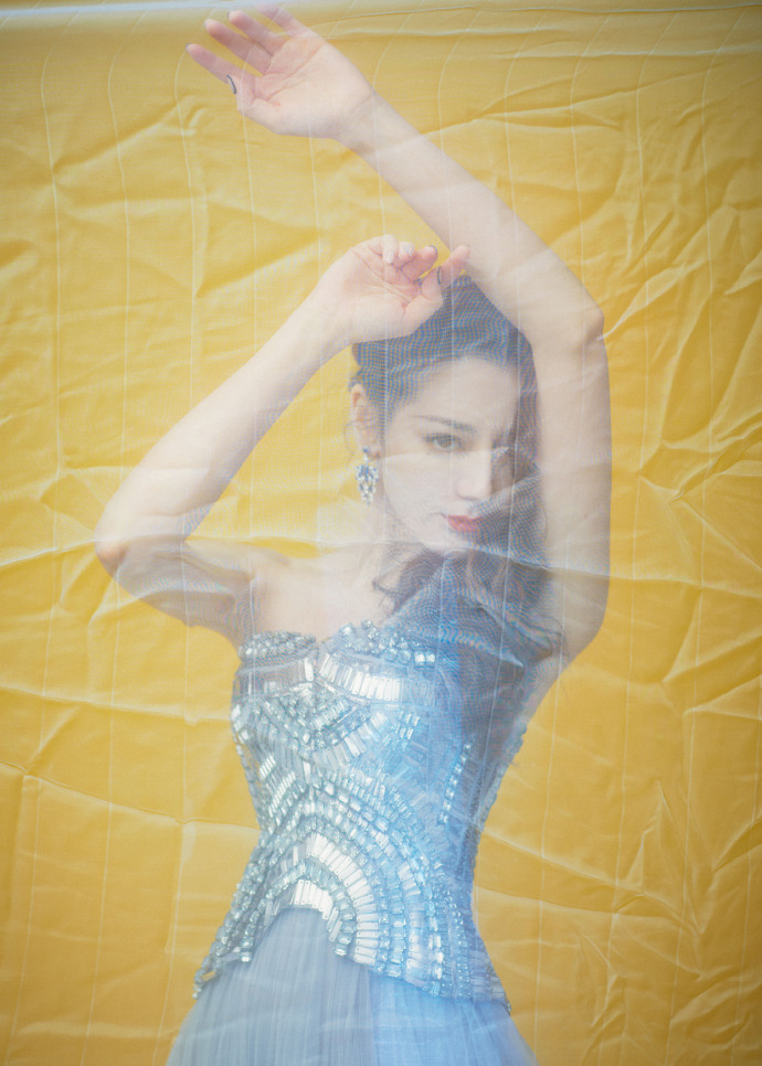 热巴荣获年度最受关注明星 2020年希望有更多