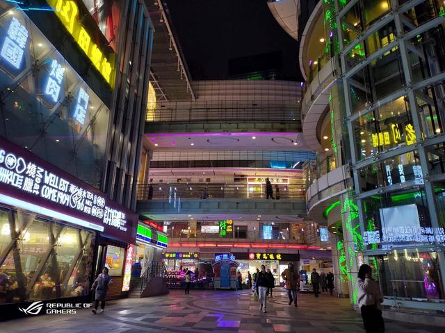 怀疑人生?华硕ROG手机2评测:连赢N盘游戏,靠的不只是120Hz