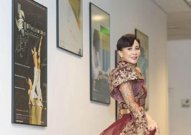 刘嘉玲改走亲民路线？不晒贵妇礼物，改晒“廉