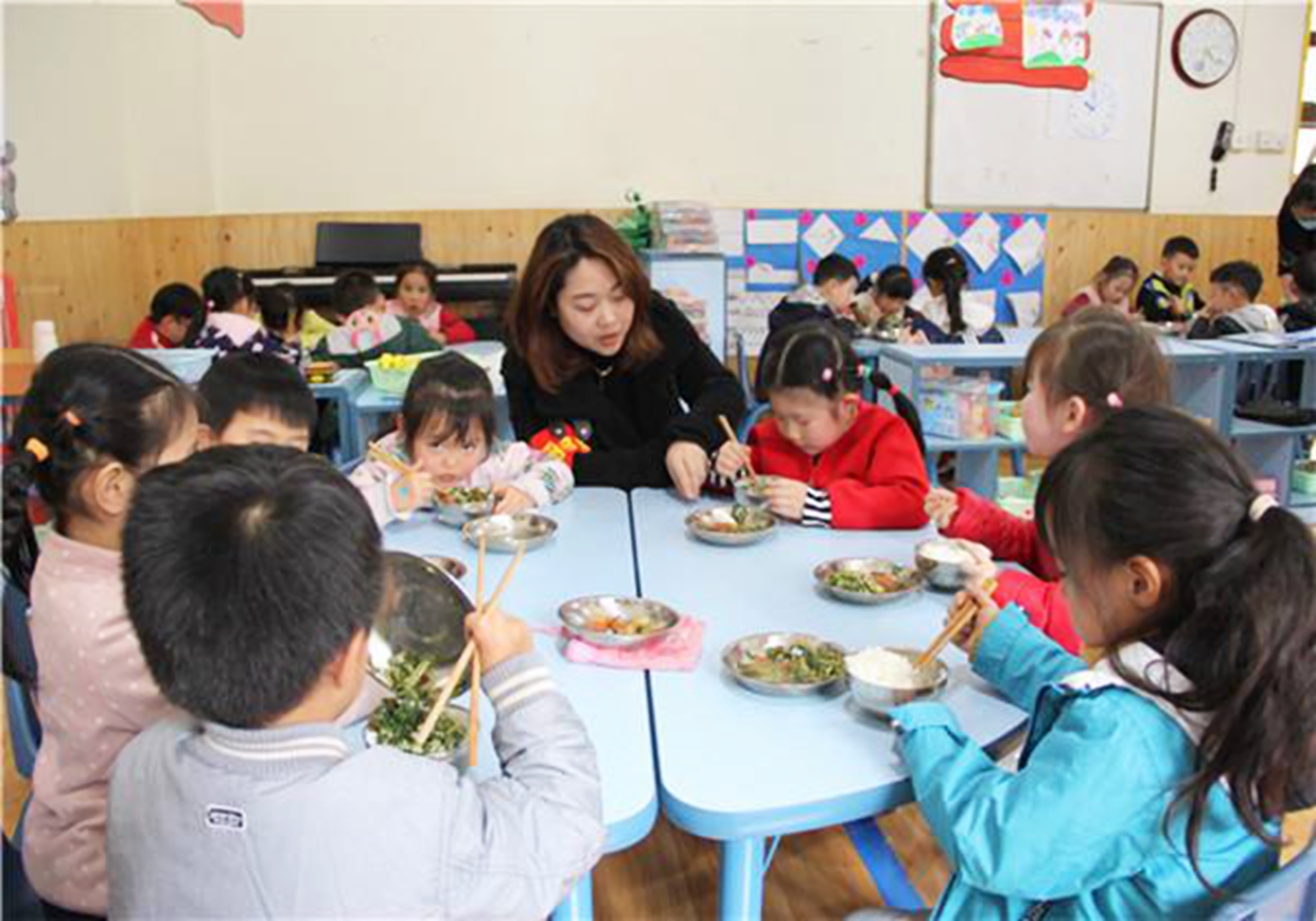 贝贝豆育儿课堂■原创宝宝放假又挑食，总说不如幼儿园饭菜好吃，看到照片妈妈深受打击