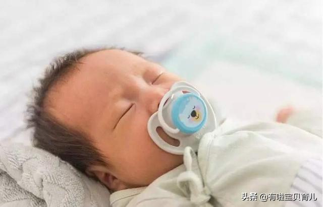 大小海说娱乐■宝宝睡姿大揭秘！仰睡、侧睡、趴睡到底哪个好？