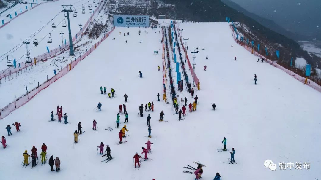 滑雪场建设:打造冰雪产业新高地