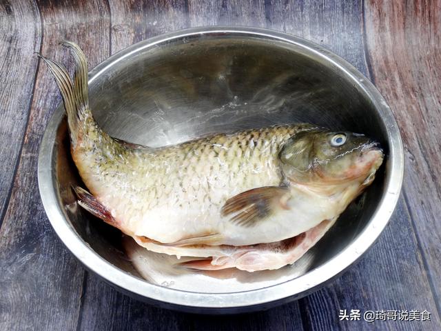 鱼头如何清理 42a2f66bfccb496a8321b7280934f40e.jpeg