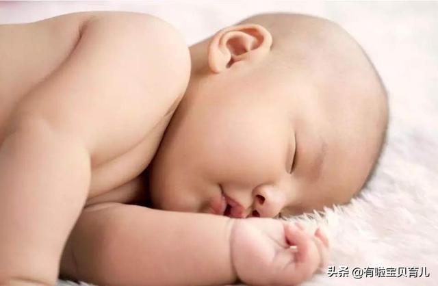 大小海说娱乐■宝宝睡姿大揭秘！仰睡、侧睡、趴睡到底哪个好？