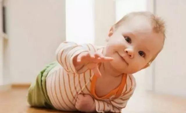 宝宝几个月会走路站立 7479df3f538d40cebdba9dbdf974e467.jpeg