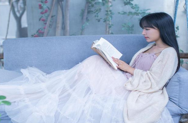 网红李子柒年入多达1.6亿,收入如此之高,堪比大型企业 作者: 来源:网红速报 网红李子柒年入多达1.6亿,收入如此之高,堪比大型企业 作者: 来源:网红速报
