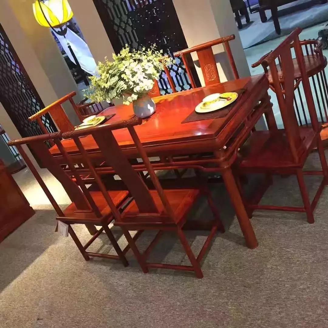 大漆)的现代化揩漆工艺,目前市场上所售的许多生漆工艺红木家具基本都