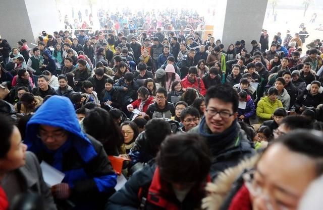 原创清华北大33人被同一所中学录取，学校却被网友骂惨了，真相太意外