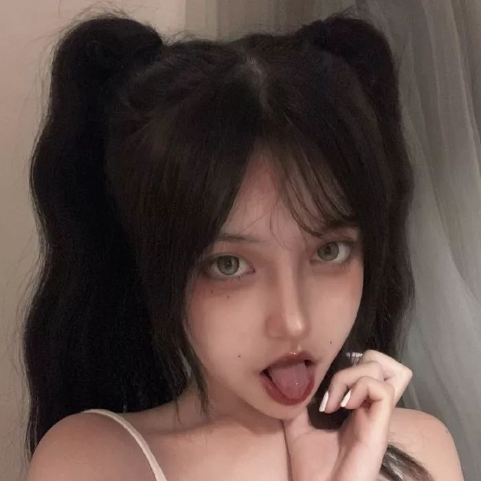 女生头像 | 如果爱情太难,我祝各位有钱