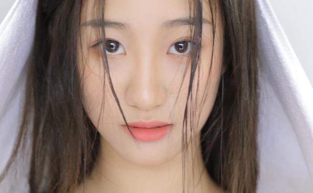希望多年后你死于心碎，因为思及我          <me