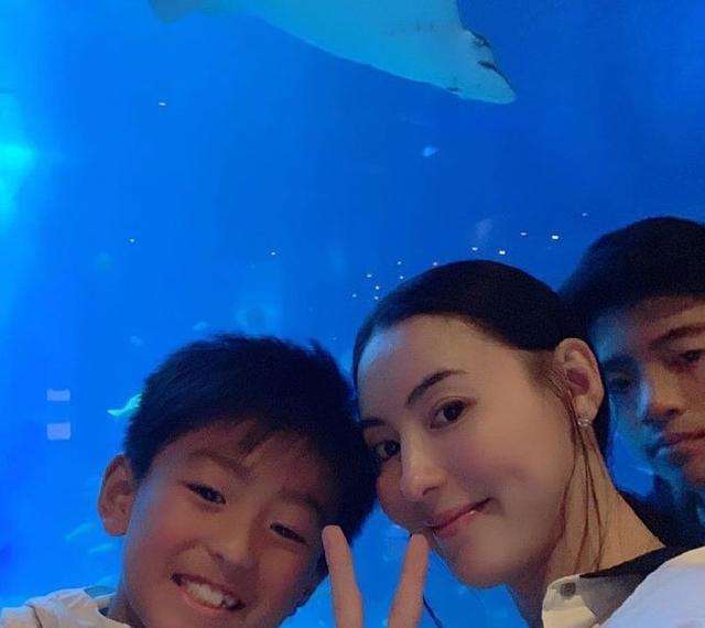 谢振轩和谢霆锋太像了 39b35352291847e1b33abfcfd8e7c513.jpeg