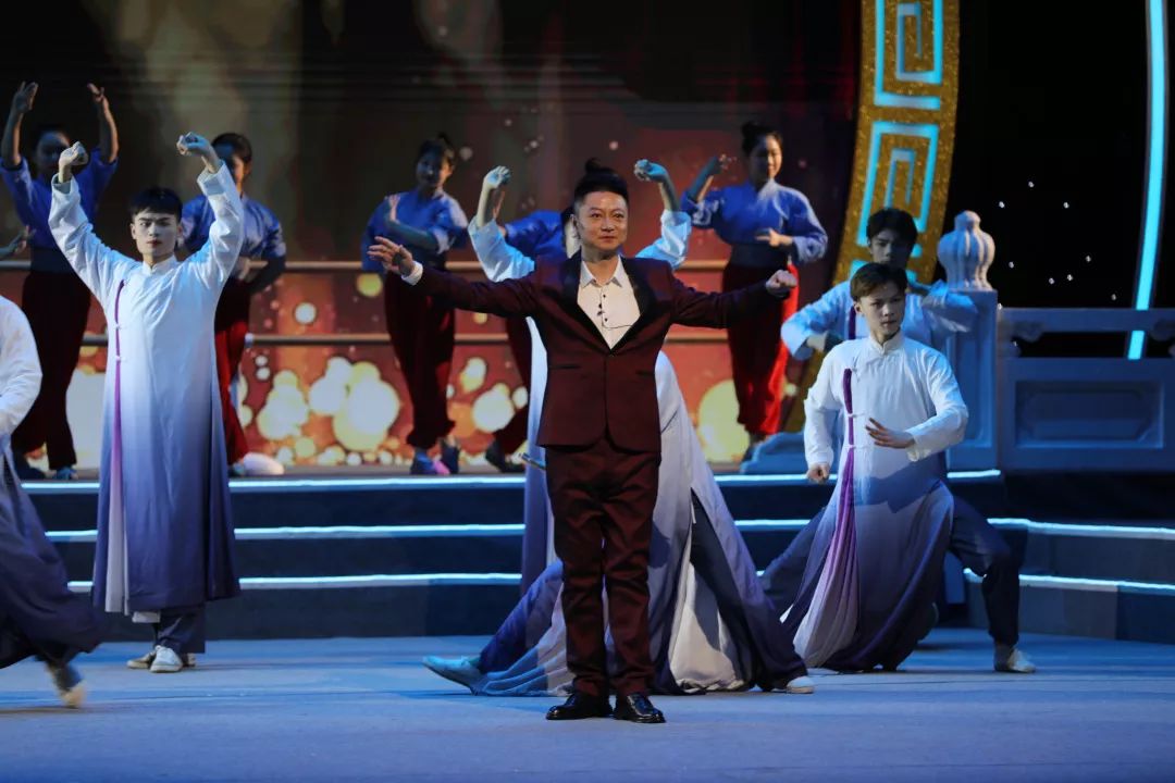 梨园春闭幕曲谱视频_梨园春开幕电子琴曲谱(2)