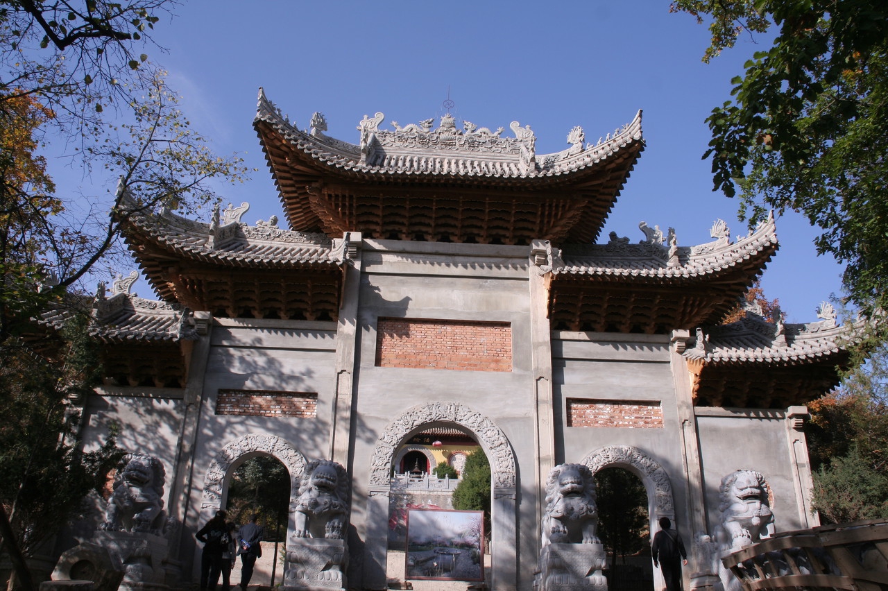 它是湖南省历史最悠久的寺庙,是全县保存下古建筑中最