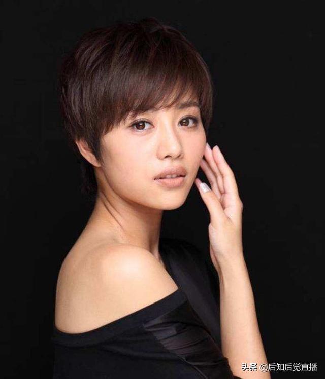 1/ 12 张龄心 原名张佳蓓,出生于上海市,中国内地女演员,毕业于北京