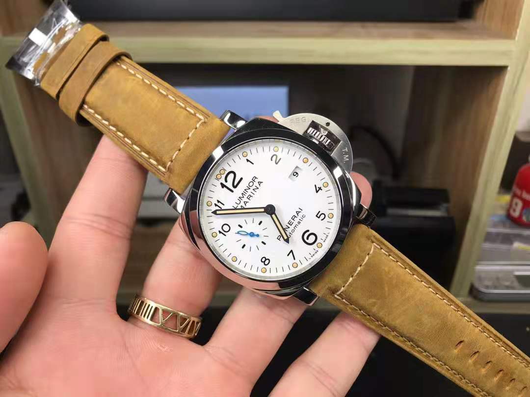 ���ɺ�pam523������ϸ��չʾ,42mm�ߴ�Ҳ������תС����