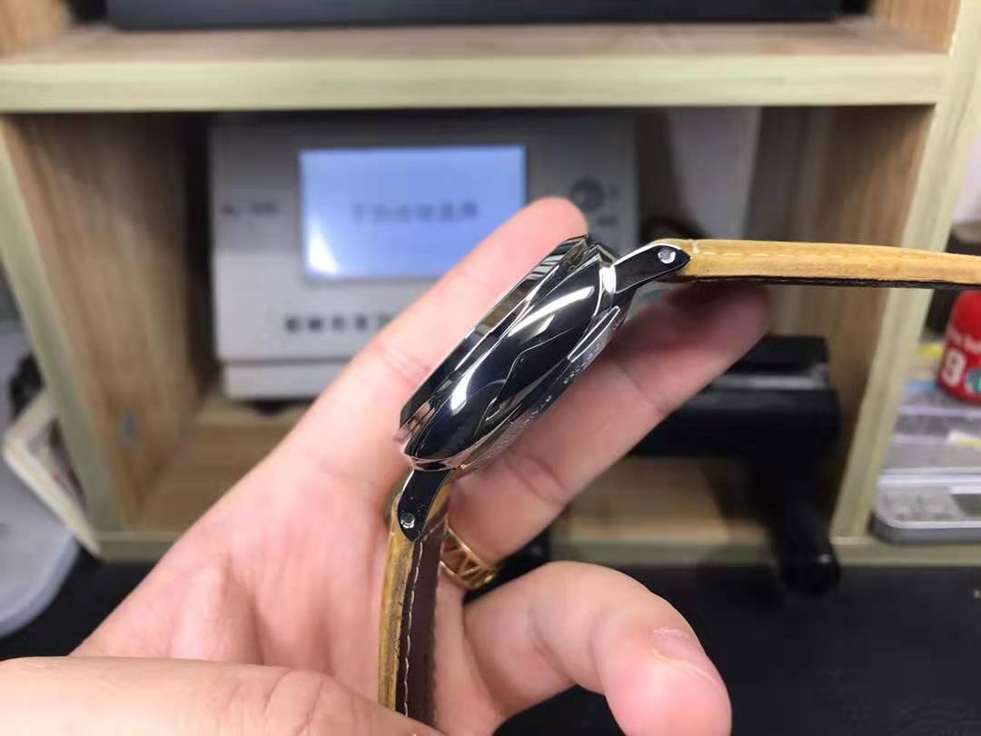 ���ɺ�pam523������ϸ��չʾ,42mm�ߴ�Ҳ������תС����