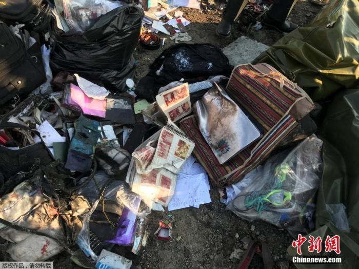 预感坠机!乌客机乘客起飞前致电丈夫 竟成最后