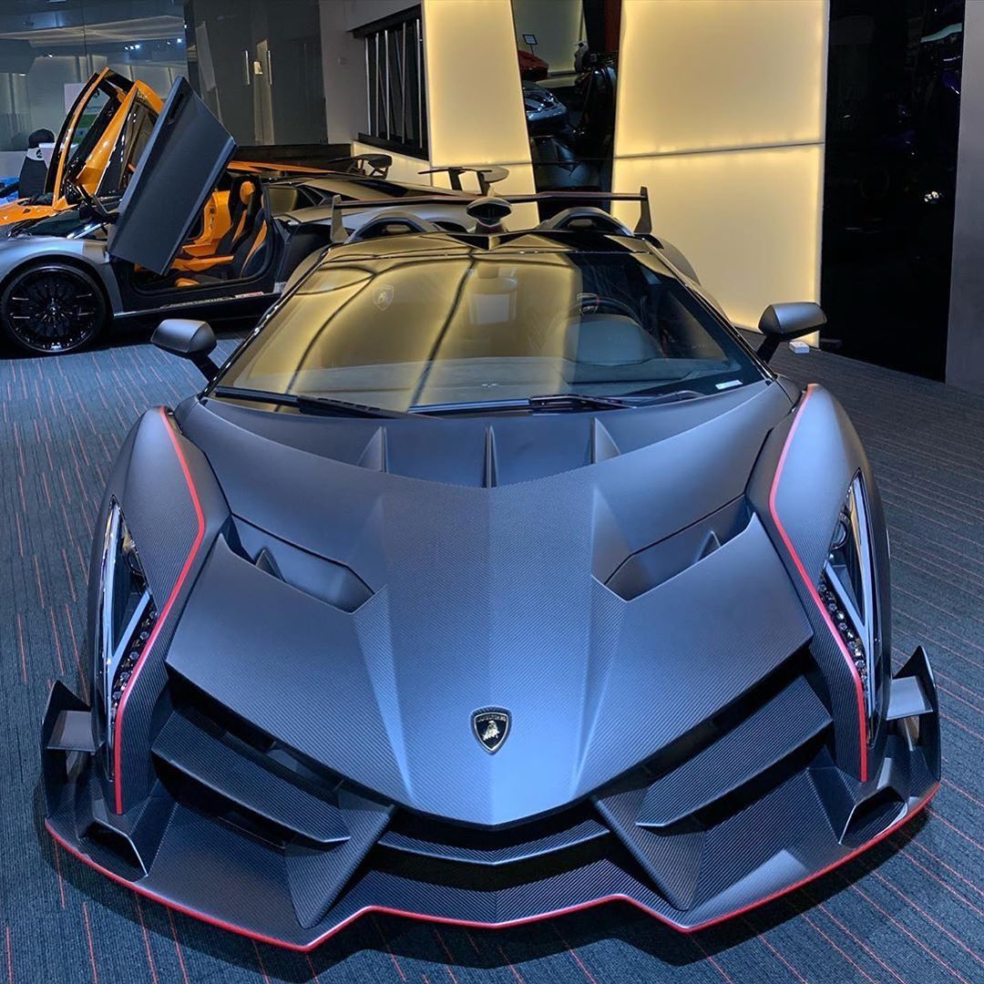 足以让人迷恋的兰博基尼veneno roadster