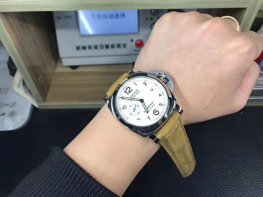 ���ɺ�pam523������ϸ��չʾ,42mm�ߴ�Ҳ������תС����