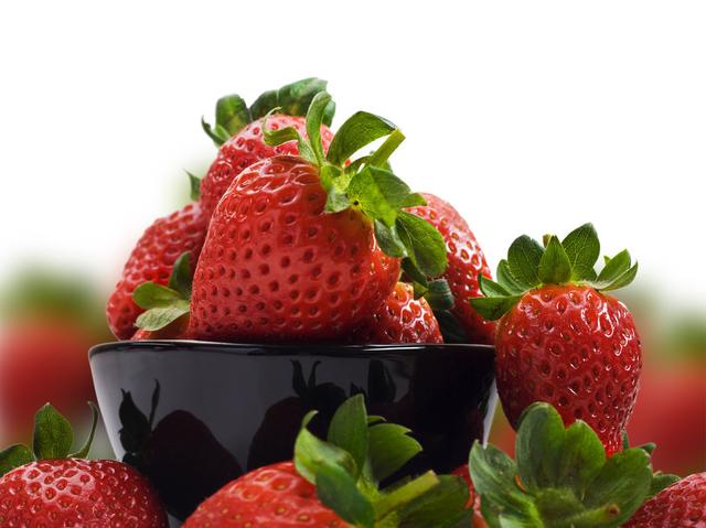  [想要吃到自己亲手种的草莓？冬季草莓应该怎么种？其实很简单！] 