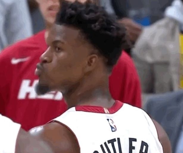 只关于吐槽巴特勒飞吻原来是致敬药水哥姚明坐这个车也太难顶了