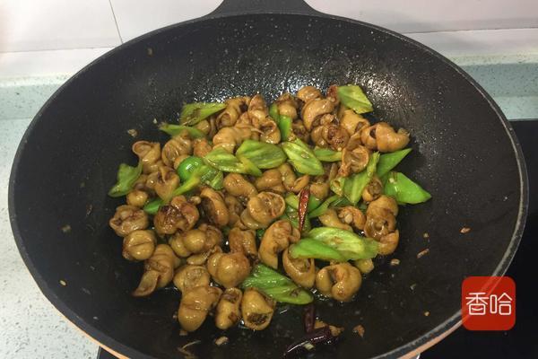 教你轻松搞定,没有异味的尖椒肥肠,用来下饭下酒一流