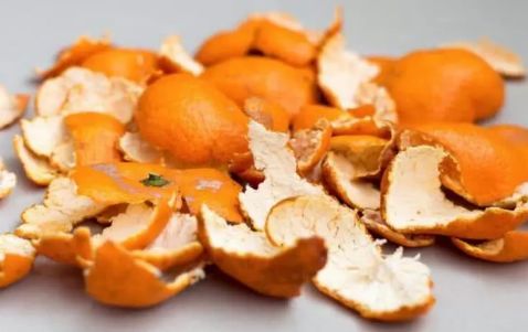 橘子皮泡白醋真的厉害，一年能省下不少钱，学会记得叮嘱家里人: