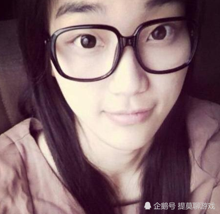 至于为什么叫她"86姐"呢?