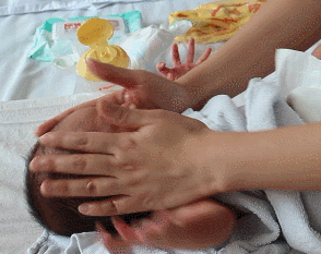 【婴儿抚触】婴儿抚触的好处_婴儿抚触怎么做