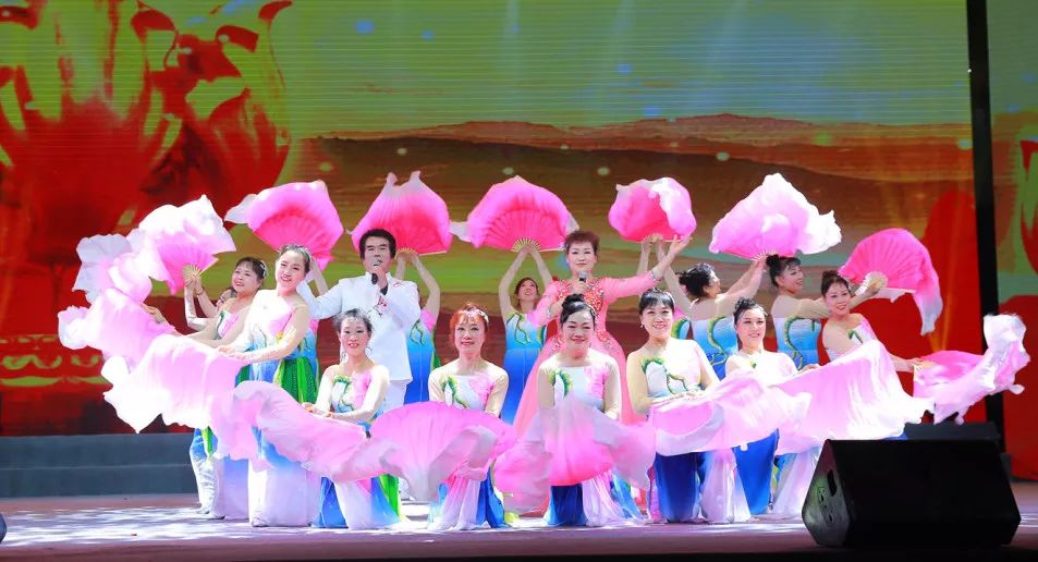 模仿十二生肖的舞蹈 98dedfea7bbd435ca4bea3b5593e4674.jpeg