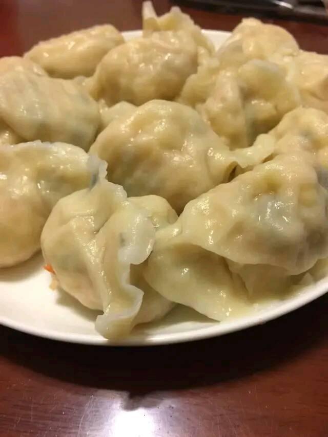 豆腐香菇馅饺子 9f68e946860a4092906f5d27077fb766.jpeg