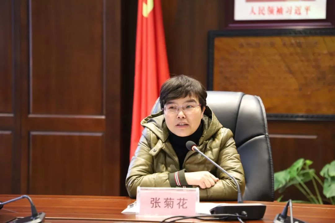 张菊花指出，市、区组织部高度重视商会党委班子调整，在大家的共同努力