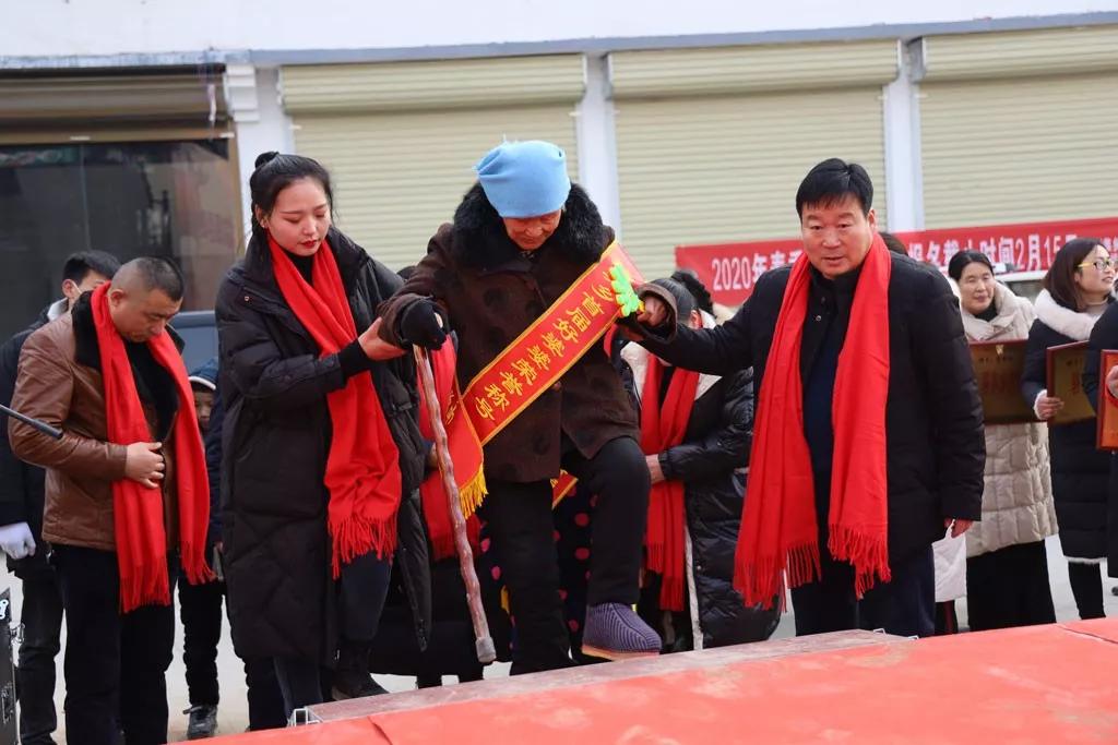 夏邑骆集首届农民春晚唱响乡村幸福新生活