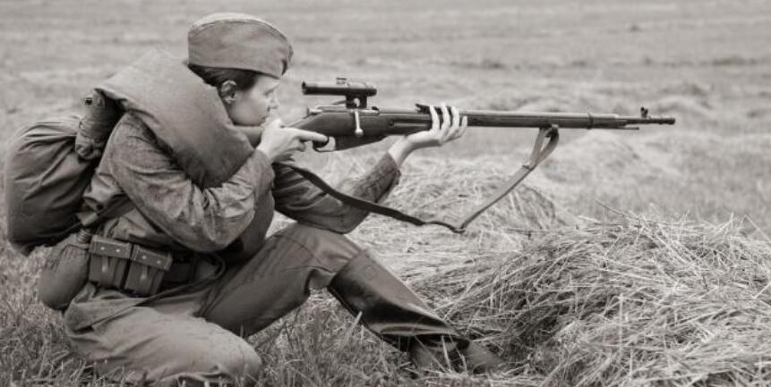 莫辛纳甘最大的硬伤是瞄准镜svt40步枪才是苏军的最佳选择
