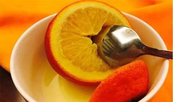 【冬天经常吃橘子会“上火”？营养师：适量吃就不会有问题】 
