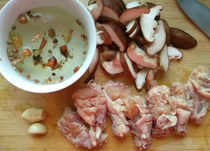 清炖鸡的家常做法放什么菜 289c423202a64e23ab59ae7b1c567981.jpeg