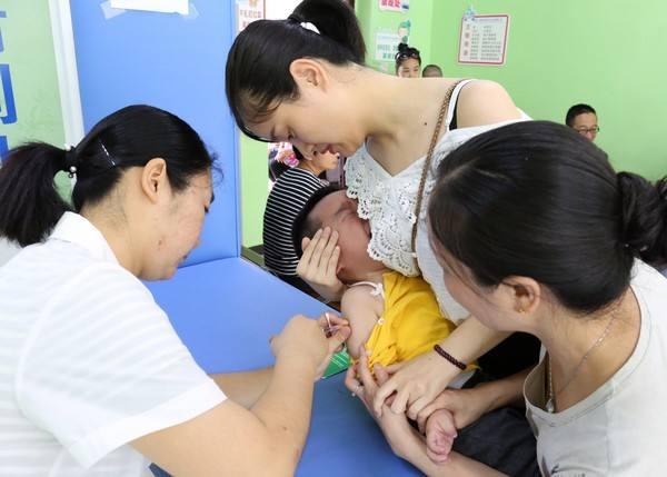医生建议三种自费疫苗必须打,可以少省许多事 5岁以下的儿童是肺炎的