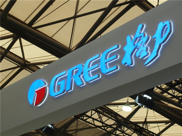 企业怎么才能活得长久?董明珠:监管部门要往